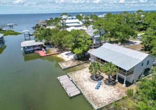 NEW- Canal Front 3 bedroom Boat dock & Launch - 8