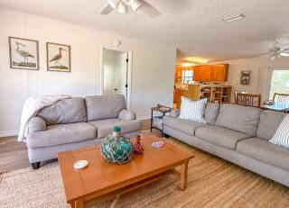 NEW- Canal Front 3 bedroom Boat dock & Launch - 5