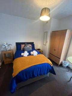 The Seaview Lodge - Port Tennant - 9