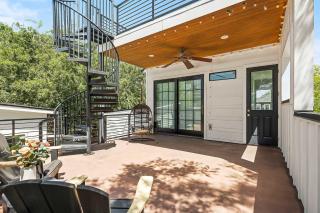 Modern Home with Casita - Balcony & Mins to DT ATX - 0