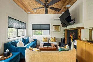 Modern Home with Casita - Balcony & Mins to DT ATX - 5