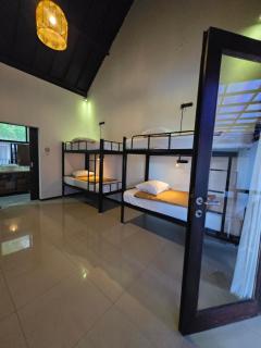 Serenity Nirvana Palace- Women Boho Dorm 16 mins from Airport - 8