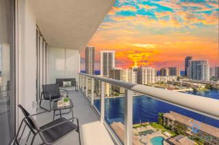 Amazing 1BR Apt View & Balcony - Pool & Gym - 0