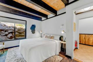 Lake Tahoe Vacation Rental w Patio & Pool Access - 8