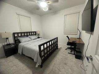 Modern Desert Home-Great for families & groups, near golf, hiking, and city fun - Phoenix - 0