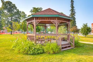 Downtown Crandon Walkable Studio with Patio! - Crandon - 8