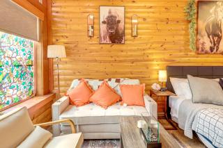 Downtown Crandon Walkable Studio with Patio! - Crandon - 6