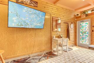 Downtown Crandon Walkable Studio with Patio! - Crandon - 1