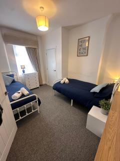 Stylish 3 Bed Home Near Oxton Village & Liverpool - Birkenhead - 8