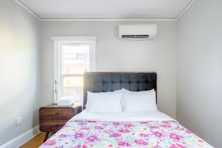 Classic 1920s Alberta Two Bedroom Haven - Portland - 2