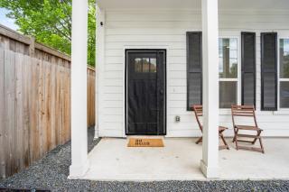 4BR Houston Home Sleeps 10 Near Downtown - 4