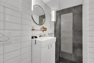 Modern Loft Apartment - 4