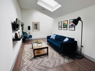 Twenty 7 - Modern & Spacious Townhouse - 2