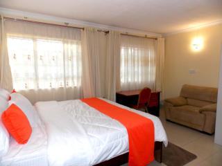 Axis Garden Suites 8-Bedroom Villa Near JKIA & SGR - 9