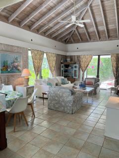 HoHum - Private Beachfront House on Exclusive Windermere home - 2