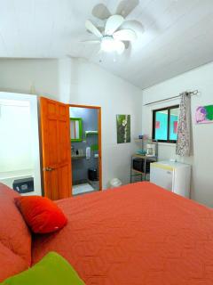 Tropical Cabina Pool & AC Cozy Bright Refreshing - 6