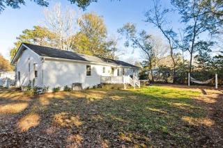 Quaint Cottage-Great Location with Hot Tub! - 4