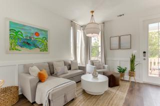 Walk to Beach Cottage with Yard in Pass Christian! - Pass Christian - 8