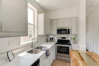 Walk to Beach Cottage with Yard in Pass Christian! - Pass Christian - 6