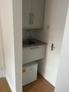 Modern Studio Apartments in Bromley, Greater London near Tesco and Sundridge Park Station - Bromley - 8