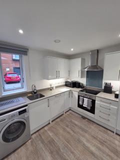 City Haven, Luxury 2-Bed, 2-Bath City Centre Flat with Gym & Garden - Steps from Cruise Terminal - 7
