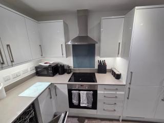 City Haven, Luxury 2-Bed, 2-Bath City Centre Flat with Gym & Garden - Steps from Cruise Terminal - 6