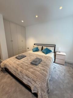 Brand New 1 bedroom in Shepherds bush - 6