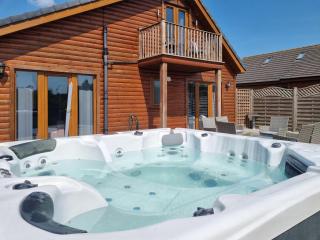 Cherry 30 Hot Tub-2 Storey - Hull - 0