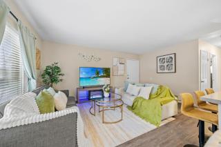 Entire Private 2BR-1Bth King Bed, Pool, HotTub, 2 Parkings, Mira Mesa, Available Now - San Diego - 8