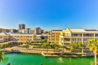Exquisite Waterfront Living - Canal Views! - 2