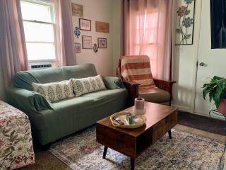 Sage Cottage - - 8