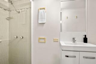 Lindomare Unit 1, 11 Orvieto Tce, Kings Beach - Caloundra - 3