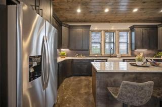 Ultra Lux 5 Bedrooms Hot tub Close to Casino - 4