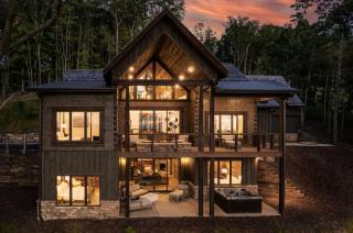 Blue Ridge Escape Sleeps 12 Hot Tub Ping Pong - 8