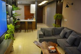 Vintage Penthouse Suite By Alvis Suite - Goldcrest Mall and Residency - Lahore - 1