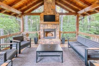 Pineview Escape - Hot Tub - Views - Arcades - 5