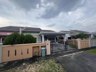 Ateh's Homestay - Sepang - 0
