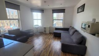 Shoreditch Corner - By City Sparrow - 2