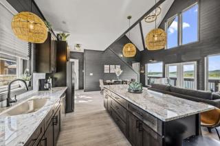Luxe at Lake Haven - Pool Hot Tub and Game Room - 1