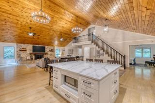 Creekside Manor - Secluded 30-Acre Family Retreat - 3