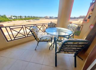 Pool & Beach Apartment - 3