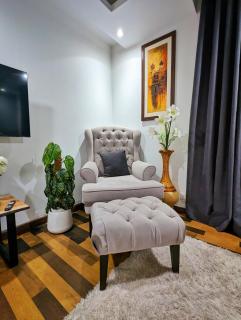 GOLD CREST MALL AND RESIDENCY - PRESIDENTIAL SUITE By ALVIS SUITE - Lahore - 8