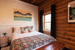 Boho Blacksmith - Chic cabin close to it all - 7