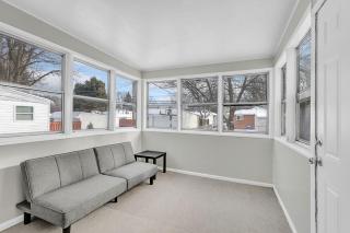 South Euclid 3BR Cozy Winter Escape - 1