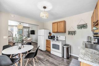 Newly Renovated, Walking Distance To Everything! - 4