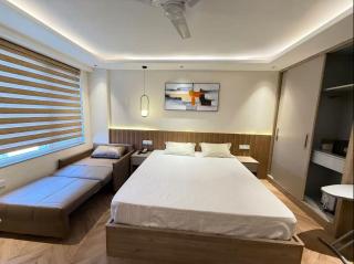 Anom Stays - Greater Noida - 2
