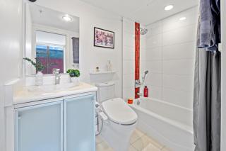 Vibrant Downtown 2 Bedroom Escape with Modern Amenities - Vancouver - 1
