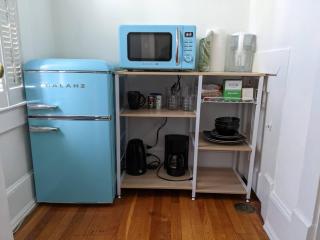 Efficiency In Grand Old Home, Downtown Durham - 2