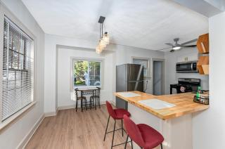 Cozy Home in Cleveland - Lyndhurst w ac - 7