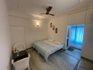 SHELAS HOME STAYs - 9